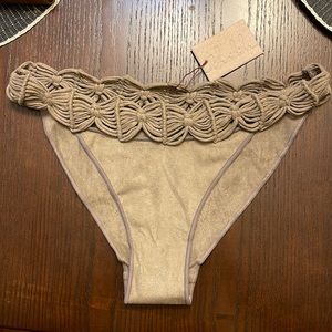 Thaikila swim bottoms small